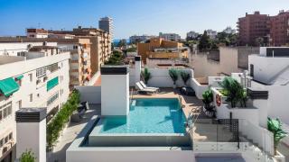 Elegant Beachside 2 Bedroom with Rooftop Pool - Estepona - 9