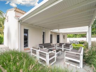 Luxurious villa in Saint geniès de Fontedit with heated pool - 8