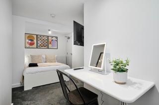 Luxury Lower-Level Two Bed Apt - 5