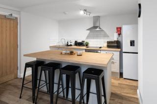 Luxury Lower-Level One Bed Apt - Headingley - 9