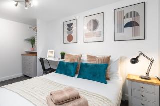 Luxury Lower-Level One Bed Apt - Headingley - 6