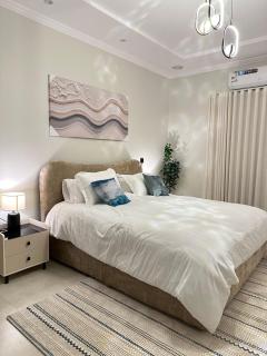 Apartment consists of a master bedroom and comfortable living room - 5