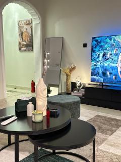 Apartment consists of a master bedroom and comfortable living room - 4