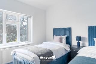 Spacious 4-bed Home Near Didsbury - 8
