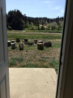 Riverside Cabin with Rare Claw-Foot Bathtub, Montana - 6