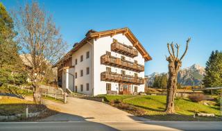 Cademai Alpenglow Chalet with Sauna R&R - 0