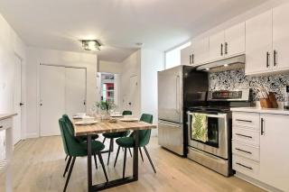 2 Full 2BR Apts Hot Tub & 4 Parking 8m Old QC - 5