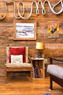 Rustic Two-Bedroom Cabin Rental on Hamilton Creek in Texas Hill Country - 7