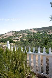 Pet Friendly Breathtaking Cottage with Great Views and Hot-tub in Rainbow, California - 7