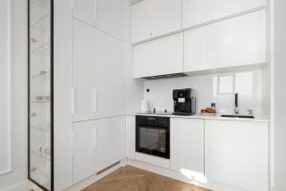 Stylish Apartment with City Views and Parking in the Prestigious Hanza Tower with Swimming Pool by Noclegi Renters - 5