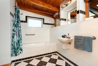 Stunning Big Private Waterfront Cottage - 2