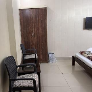 The Mall Luxury Guest House - 5