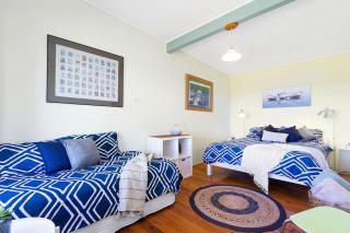 Noddys Charming Waterfront Cottage - 2