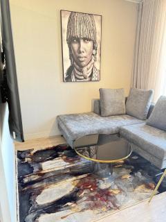 628 One Rosebank with On-Site Rooftop Restaurant - 0