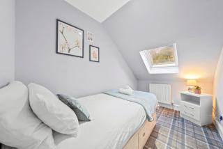 Charming Village Escape 3-Bed near Loch Lomond - 1