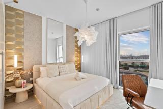 Luxury Waters Edge Residence Apartment - 2