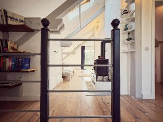 Historic Holiday Home By The Swimming Pond - 3