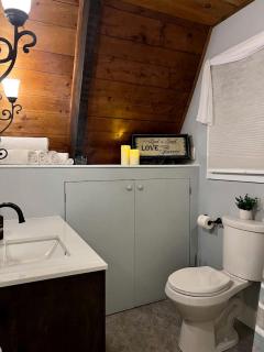 Fantastic A-Frame Cabin for a Couples' Getaway near Robesonia, Pennsylvania - 7