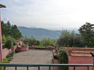 Sea And Lake View Apartment With Pool Near Lucca - 9