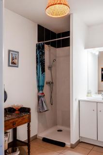 Ô Cocon Paisible - WiFi, Calme, Smart TV, Parking - A 2min du Campus TBS - 6