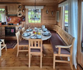 Authentic Cabin Overlooking Lake Møsvann - 3