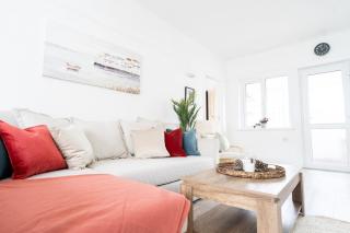 Coastal 4-Bed Family Retreat in Sandbanks - Sandbanks - 9