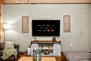 Luxury Magnolia Flat - Gym, Pool Access, Free Valet, Downtown - 2