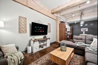 Luxury Magnolia Flat - Gym, Pool Access, Free Valet, Downtown - 4