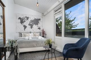 Penthouse apt on the shopping street-Free parking - 5