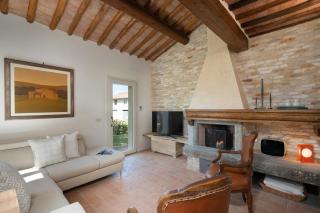 Villa With Pool Among Tuscan Art Cities - 4