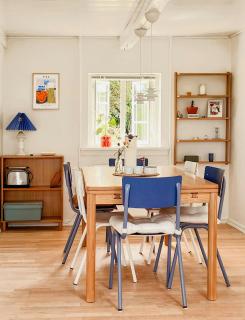 Idyllic Thatched Cottage With Sea View - 1