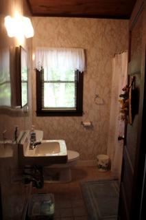 Charming Cabin Rental with Private Beach Access on Lake George in New York - 8