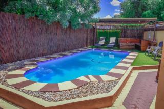 Modern and Executive 2 Bedroom Townhouse - 9