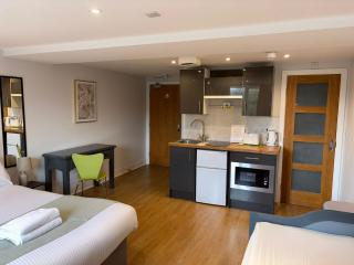 Newcastle Comfy Stays - 2