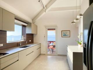 Burgundian House By The Sea In Corsica - 8