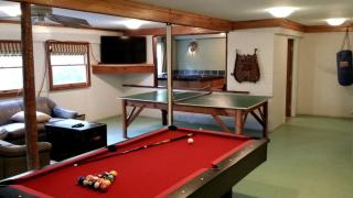 Secluded Cabin Rental for a Large Group Getaway on the Shenandoah River near Luray, Virginia - 9