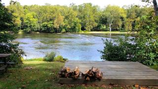 Secluded Cabin Rental for a Large Group Getaway on the Shenandoah River near Luray, Virginia - 8