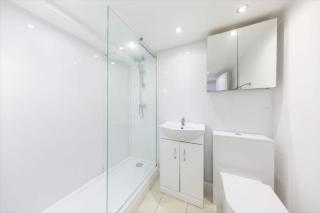 Modern London Apartment Minutes from the O2 - 1