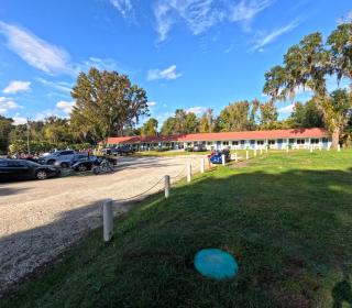 Porky's Lodge, Bar & Grill - 8