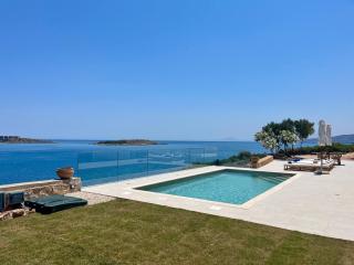 SeaWave Villas, By Hellocrete - 2