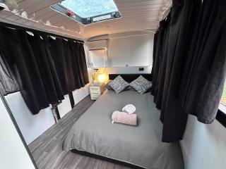 Coach conversion with private hot tub - 1