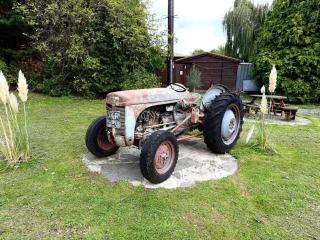 Coach conversion with private hot tub - 3