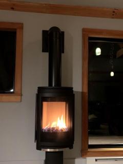 Gorgeous Cottage for Two, Overlooking Pond on 20 acres, Glamping in Pennsylvania - 2