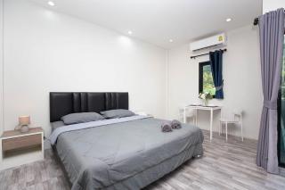 Cozy Bonaparte Studios - 9