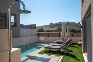 Avissos Resort Villas, By Hellocrete - 2