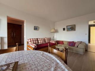 804 - Un appartement au charme authentique – situé au cœur d’Erquy - 2