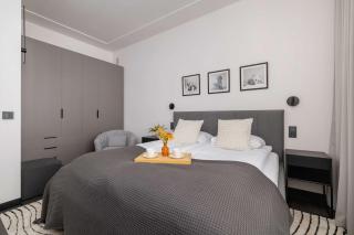 Stylish Apartment Ideal for Remote Work by Noclegi Renters - 8