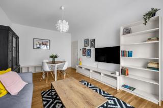 Bachmacka Modern Chic Apartment by BookingHost - 5