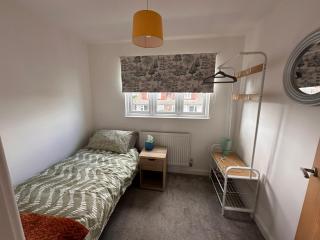 The Larks Spacious 3BR Essex - Vange - 9