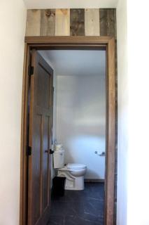 Modern and Picturesque Lake-Side Cabin Located by Mount Rushmore in Rapid City - 8